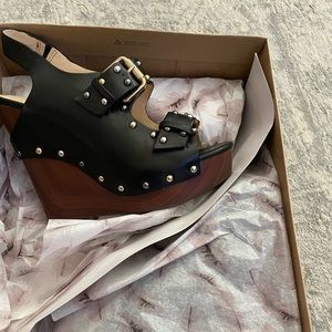 Jessica Simpson open toe wedge sandals